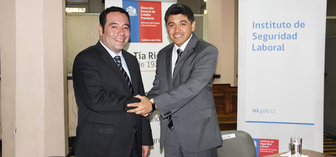 Director Nacional Jaccob Sandoval de la mano con Luis Acevedo Director Nacional de DICREP