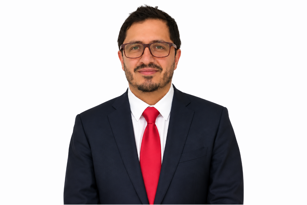 Director Regional del ISL Araucanía, Rodrigo Maringer Sánchez, posa mirando de frente